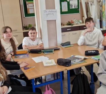 DEBATA O ENERGII JĄDROWEJ